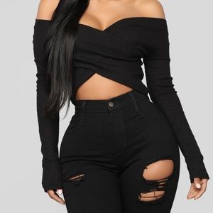 FASHION NOVA IN THE MIDDLE CROP TOP